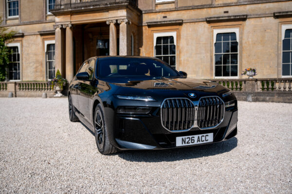BMW i7